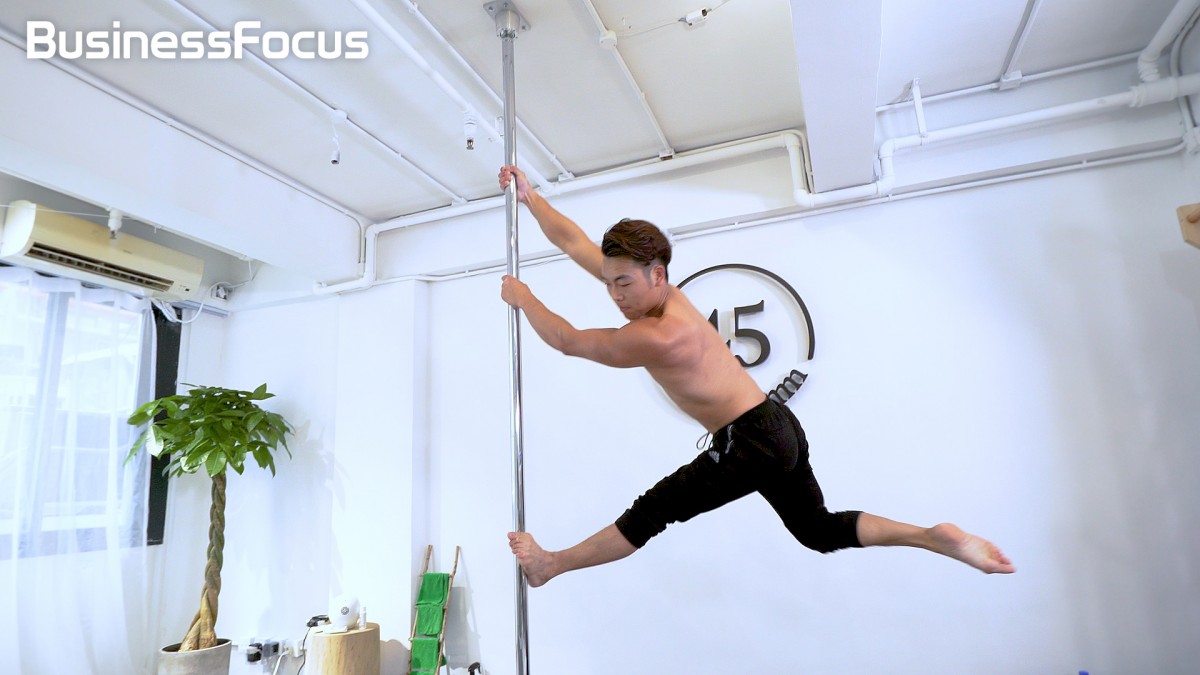 PoleDance.00_03_52_14.Still022拷貝