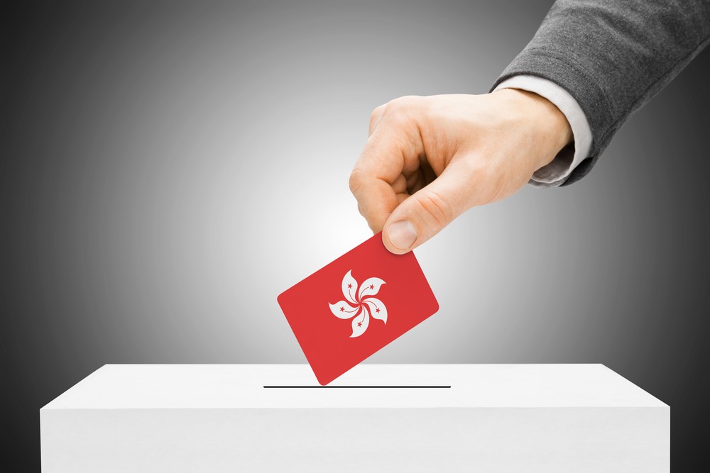 結果,泛民主派在選舉中大獲全勝,建制派失去了逾200個席次,導致上述媒體需急忙找其他方式報導相關新聞,甚至新聞導向對中國有利的輿論。