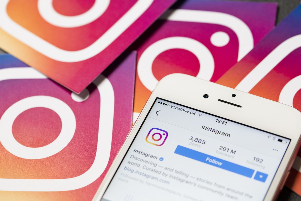 早前就已發生Instagram用戶因被疑在貼文中使用相關emoji表達「性要求」,而被官方移除帳號的例子