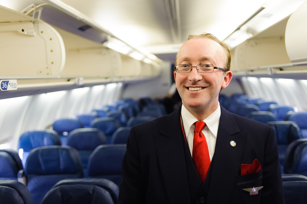 美國達美航空(Delta Airlines)日前宣佈將去年盈利中所得的部分分潤回饋給全體9萬名員工,總金額達16億美元。據悉員工每人都會在2月14日領到年薪的16.6%,相等於2個月薪資的獎金!