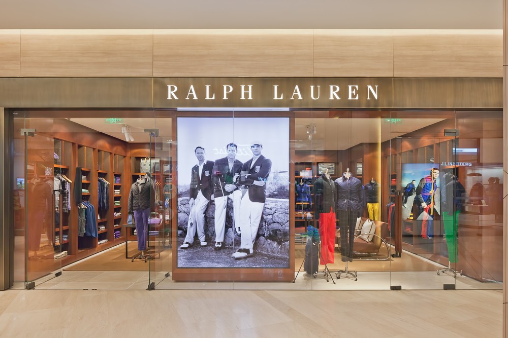 與此同時,在中國擁有110間分店的美國時裝品牌Ralph Lauren日前也表示暫時關閉中國半數的分店。
