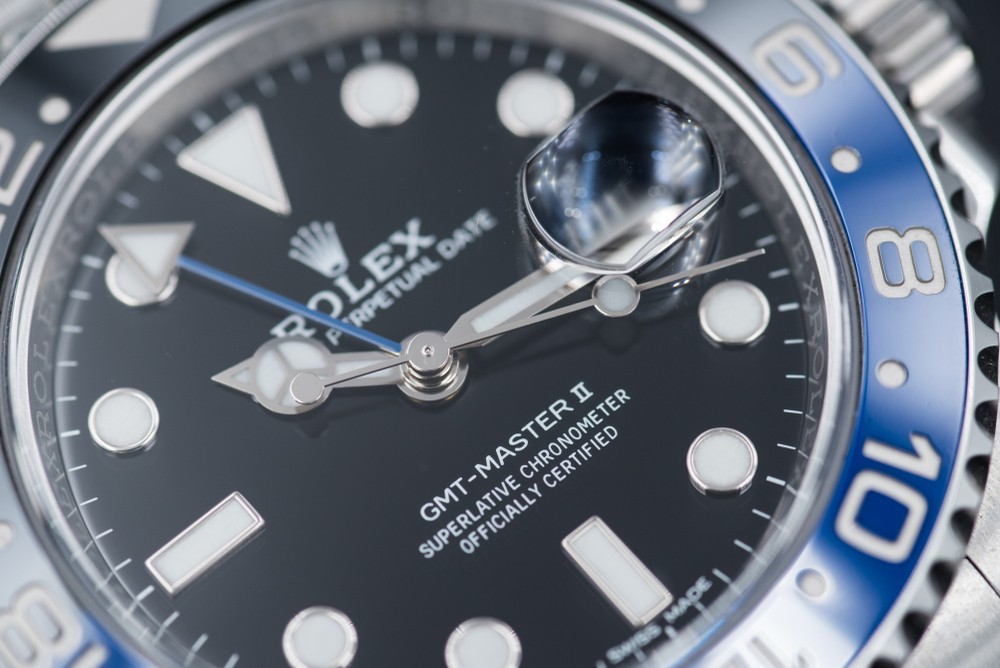 勞力士(Rolex)亦受波及,日前宣布位於瑞士的所有廠房停工10日,至於當地其他名錶品牌亦相繼實際減價、停工以應對疫情,恐怕本年上旬有可能會是奢侈品業界有史以來最差的「黑暗時期」。