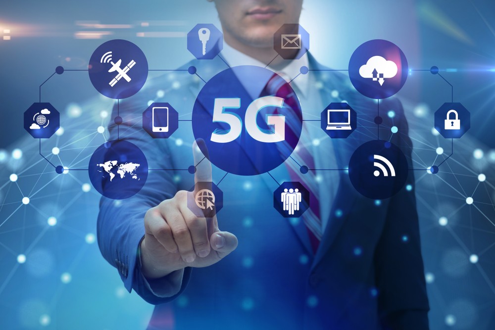 去年調研機構DIGITIMES Research預計,雖2019年全球智能手機出貨量已連續兩年出現下滑趨勢,但隨5G時代來臨,用戶換購手機的需求有望升高,全球在2020年將因為5G的普及化迎來前所未有的換機潮,估計5G手機銷售量於2020年出現爆炸性成長,有望售出1.75億部,比2019年多出20倍。