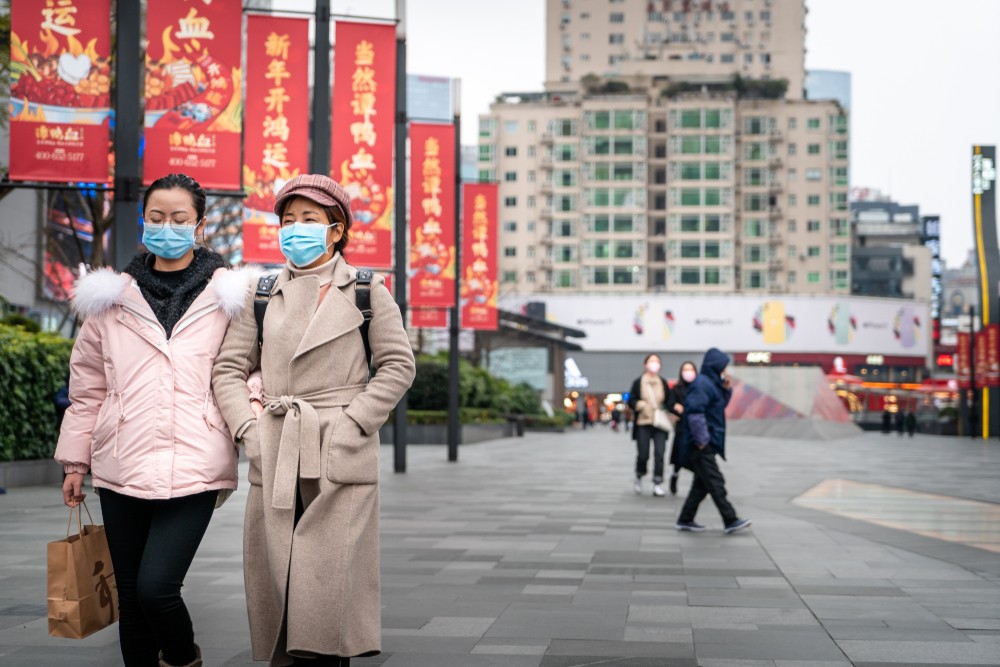 《彭博》今日報道指現時中國近一半的上市零售企業沒有足夠現金可以支撐半年以上,故此推出經濟措施刺激消費,是中國目前最為緊切的任務之一。