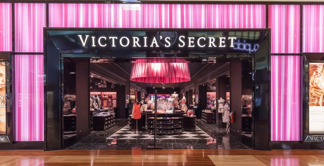 Victoria’s Secret銅鑼灣旗艦店門外貼上了通告,指該店即日關閉,並通知顧客可繼續透過網上惠顧購物。