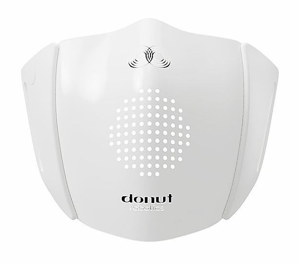 C-Face口罩上的開孔和兩邊的小縫隙可幫助舒緩呼吸壓力。但這款口罩並不能隔絕飛沫傳播,所以需要套在標準口罩上一同使用。