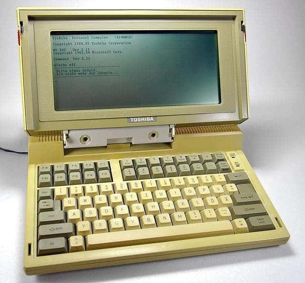 東芝筆記型電腦的衰弱因素有很多,其中包括東芝決定將研究重心從藍光轉至高清DVD技術上、筆記型電腦設計欠佳以及市場萎縮等。