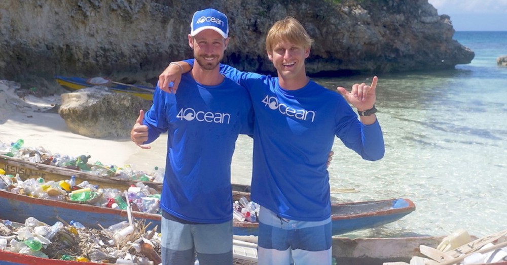 兩位90後青年,看到海洋垃圾的情況嚴重,開始收集海洋垃圾,並回收海灘垃圾重製成漂亮的手鍊,用兩年時間創造出3000萬美元的銷售佳績。