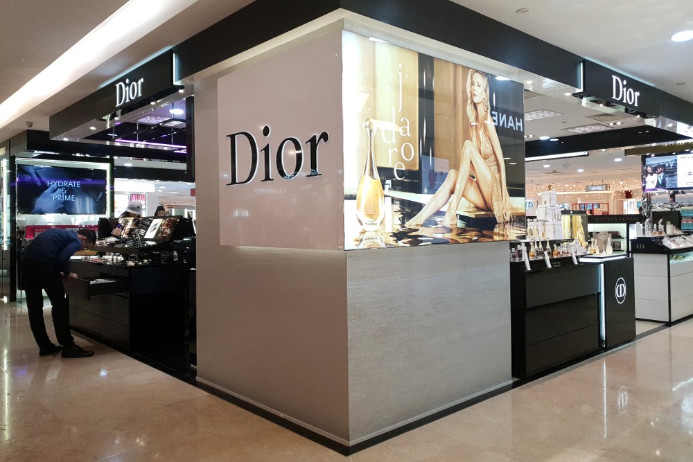 shutterstock_1293355009