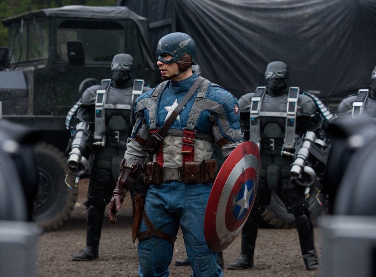 飾演美國隊長的著名男演員基斯伊雲斯(Chris Evans)被傳近期遭中國廠商拒邀請為品牌代言人,原因在於中企認為選用美國名人作為代言人風險太高。