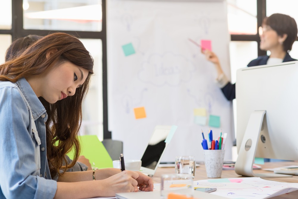 相關資料顯示,速錄師在香港地區的時薪報酬可達到2000港元左右