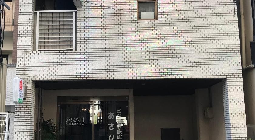 根據媒體報導,日本福岡一家酒店推出了超低價房間,幾乎一晚只需花費約100日元的價格就能到此入住一晚,讓許多遊日旅客感到心動。