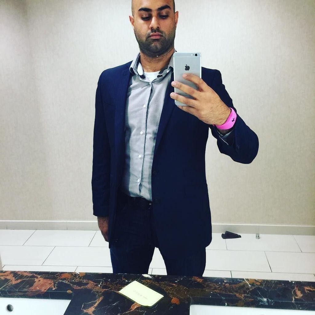 Shock Clock由外界稱為「變態發明家」的Maneesh Sethi所發明。