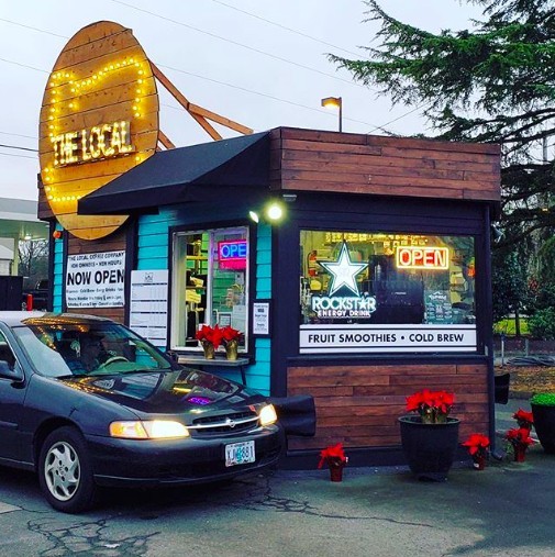 雖是同業競爭者，Pixie在聽聞對方患病依舊二話不說就伸出援手給予援助，獲得許多網友讚許。