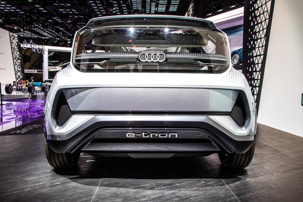 電動車EV Etron Audi