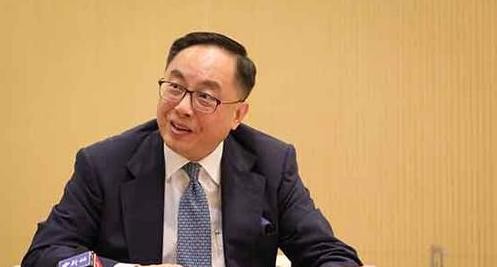 楊偉雄-重用口罩