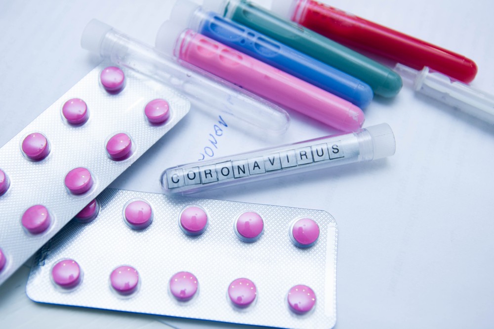 由美國吉利德科學公司(GILEAD)所研發的「瑞德西韋」(Remdesivir)早前成功治癒美國一名確診新冠狀病毒肺炎的患者,早前更將藥物免費提供給中國進行臨床試驗。但近日有網友發現,「瑞德西韋」已被武漢病毒研究所搶先註冊了發明專利,引發外界熱議。