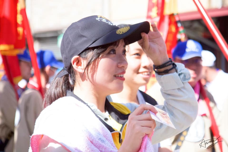 高雄市議員黃捷表示,如果港人移民真的首選香港,高雄人一定歡迎。但她認為,高雄目前居住條件或不符合港人需求,當局完全沒有以港人的需求為出發點,只一味想吸引港人到香港定居。以教育為例,高雄根本就沒有足夠的廣東話師資。