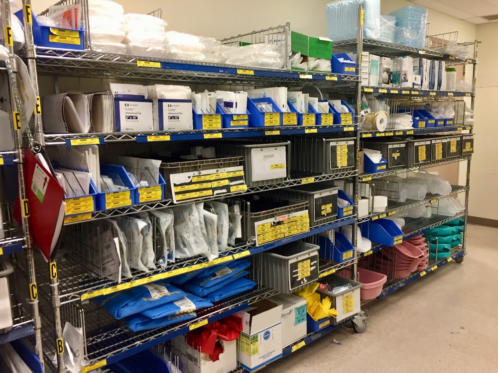 除了各省外，加拿大聯邦也有緊急物資儲備。但在3月6日舉行的新聞發佈會上，當記者問及聯邦政府擁有多少口罩庫存時，當局卻拒絕回答上述問題。