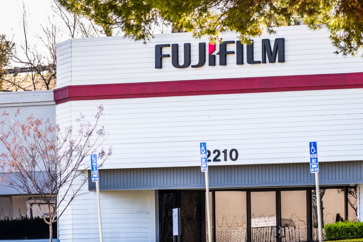美國總統特朗普宣布,支援日本富士菲林(Fujifilm)的美國子公司「Fujifilm Diosynth Biotechnologies,FDB」擴大生產新冠肺炎疫苗產能,為該公司提供2.65億美元資金。