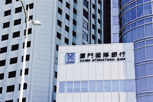 【酒桌文化】北京一銀行新職員拒陪酒被領導掌摑,當事人:對金融業的美好想像覆滅
