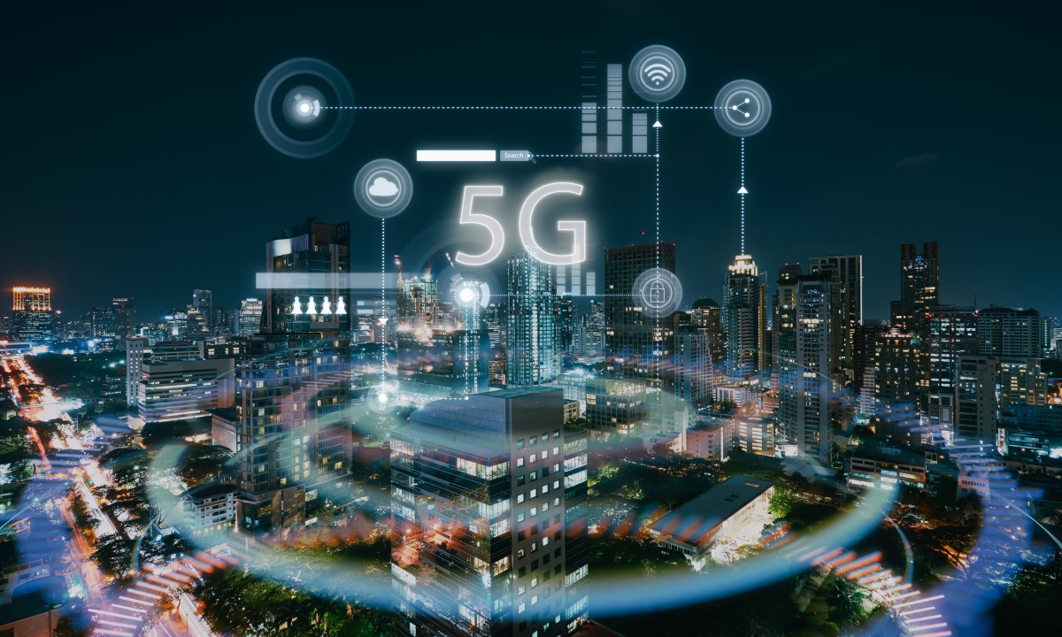 5G 新增了幾項功能。其中包括4K影片串流、VR直播、自駕車和遙距手術。