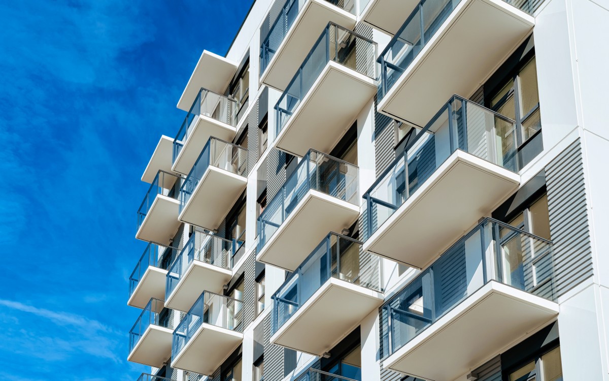 各國目前仍實施不同程度的入境限制，有了VR技術，海外準買家無需特地飛到其他國家去睇樓，令物業在國際市場上更易轉手。