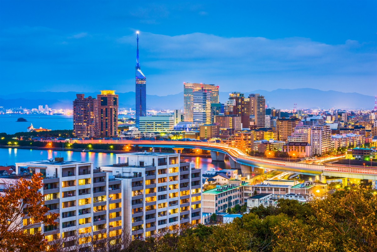 福岡的地理位置與亞洲各地較近,能夠利用在限定區域內放寬管制的國家戰略特區制度。