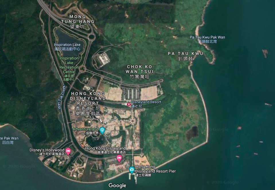 華特迪士尼公司（NYSE: DIS）與香港政府曾於2000年簽訂迪士尼第二期發展《認購權契約》，該契約允許迪士尼公司於20年內優先認購位於樂園東部約60公頃土地的發展權