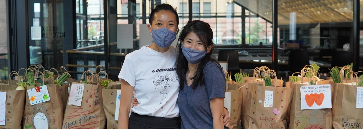 為了幫助這些亞裔族群的老人,她和好友將原本用來宣傳唐人街美食的「Heart of Dinner」改動變成與各個華人社區合作,為老人們提供餐食的「Loving Chinatown」計劃。