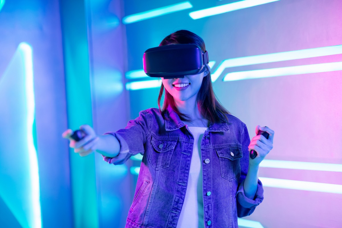 劉鶴在19日舉辦的2020世界VR產業大會雲峰會的書面致辭表示,目前新一代的科技革命和產業變革迅速,VR技術和互聯網、大數據、5G和人工智能等數碼技術的深度融合發展,