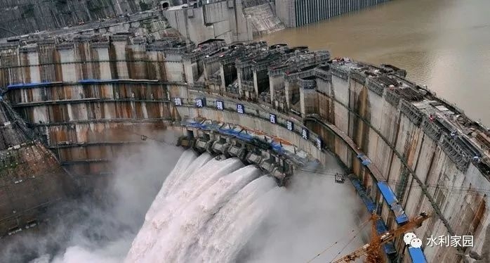 擁有豐富水電資源的四川本是「礦工」聚集的天堂。