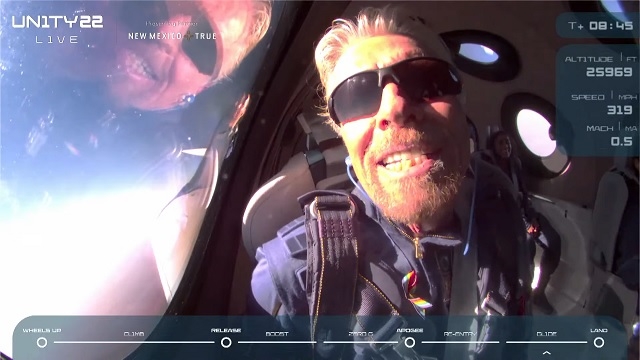 維珍銀河創辦人布蘭森(Richard Branson)飛上太空
