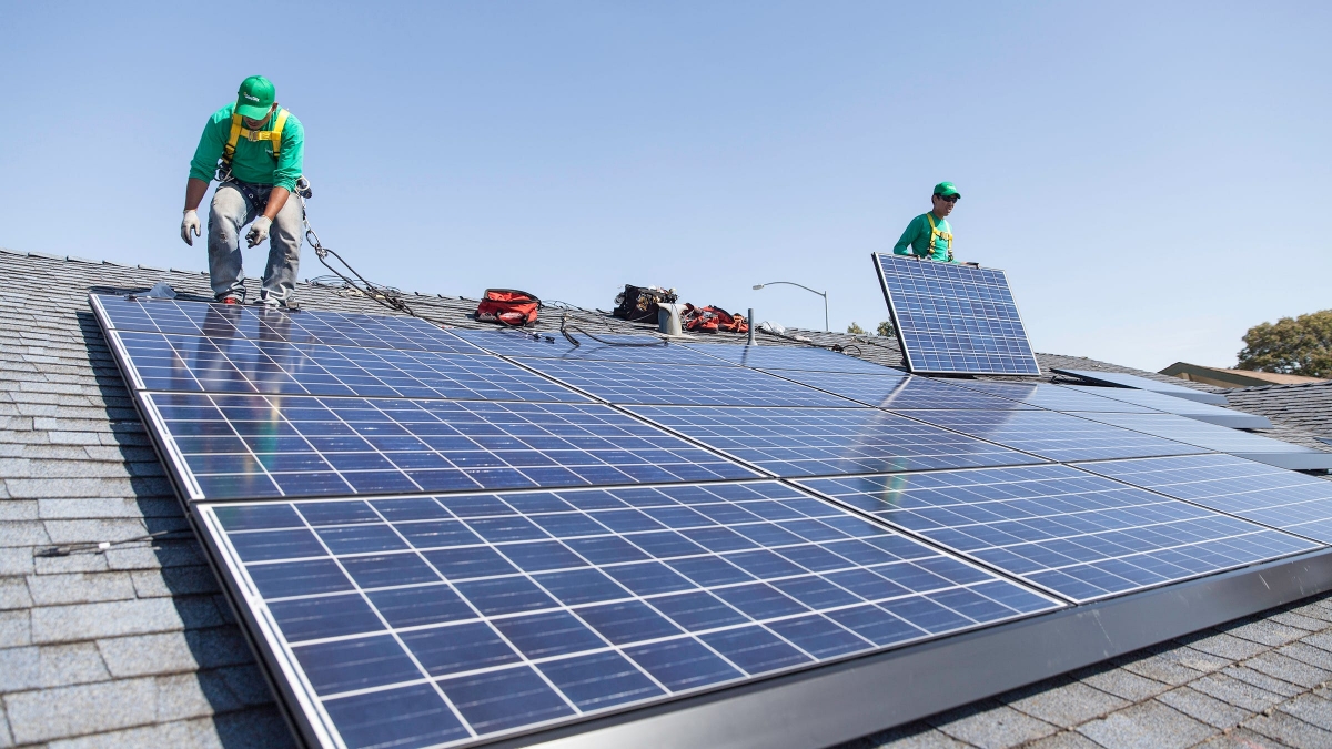 SolarCity太陽能板製造商曾瀕臨破產,2016年獲Tesla收購解危。