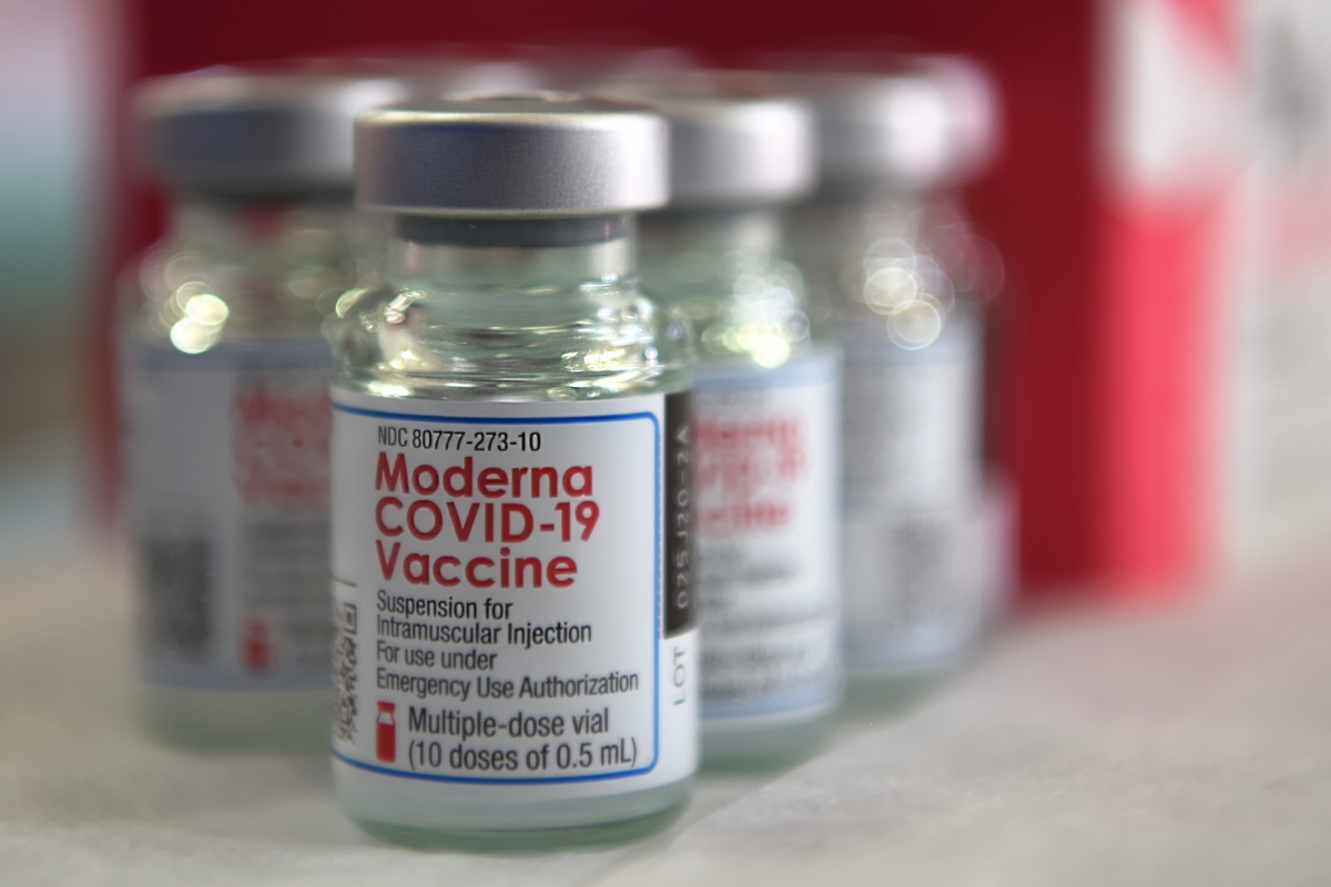 Moderna疫苗對變種病毒有效,股價破300美元創新高。