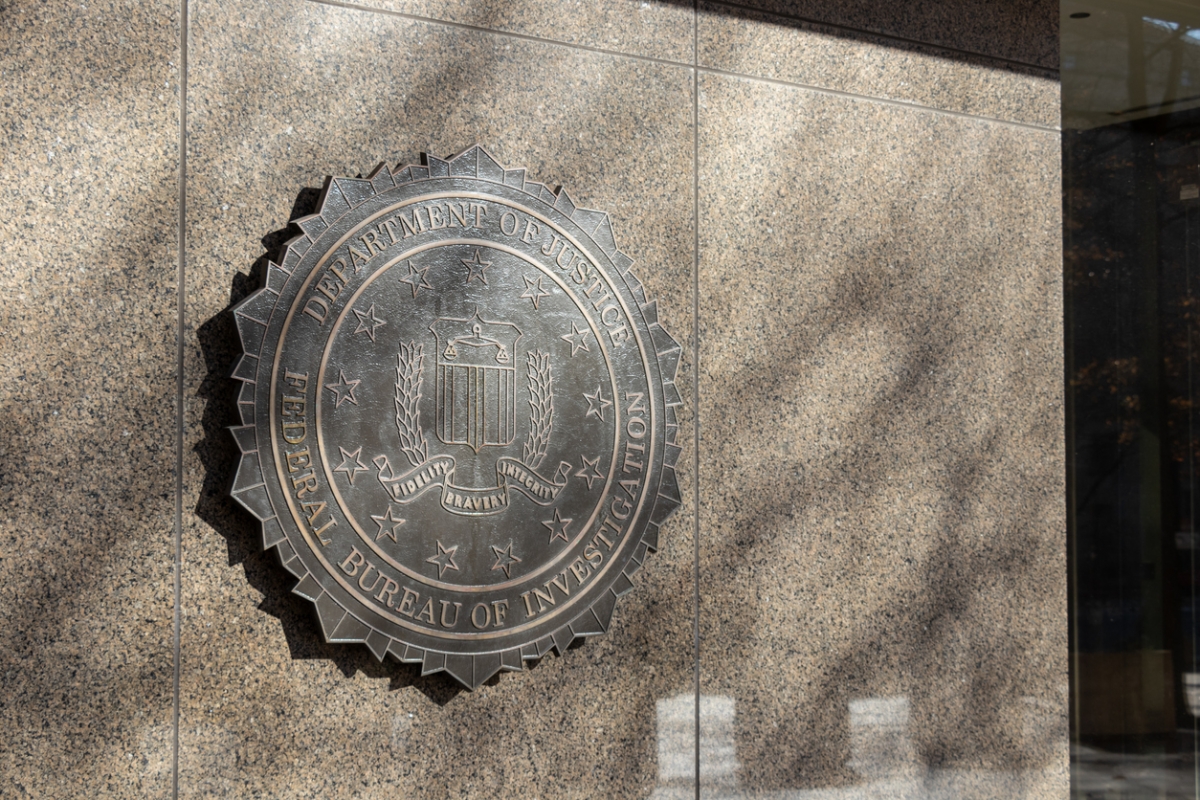 美國聯邦調查局(FBI)於周六(11日)首度公開一份與當年恐襲調查有關的解密文件。文件指出當年其中兩名來自沙特阿拉伯的劫機犯曾在抵達美國後獲得在美的沙特同夥接應,但報告並無證據表明沙特政府涉及了這場導致近3000人喪命的襲擊。