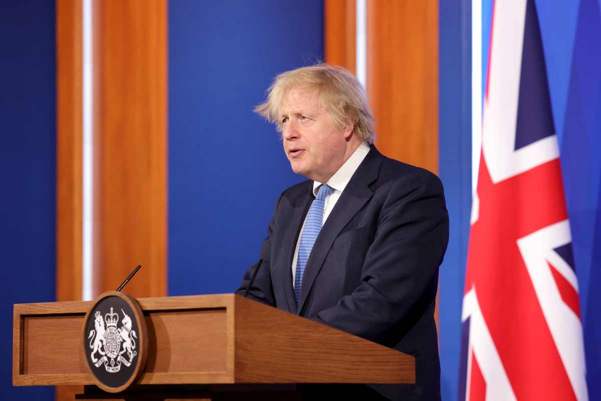 為了應對這場燃料危機,英國首相約翰遜將在27日會見高級部長與官員商討各種對策行動,包括審查相關情況以及採取「Escalin行動」(Operation Escalin)應急計劃,考慮出動軍隊在全國各地擔任運送汽油和柴油的司機。