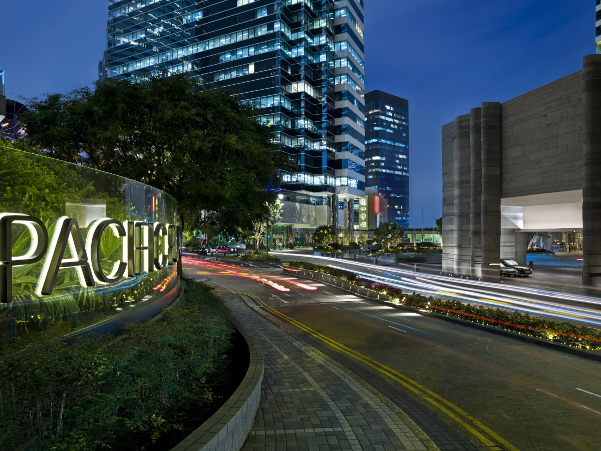 The Upper House_Exterior with Pacific Place (2)