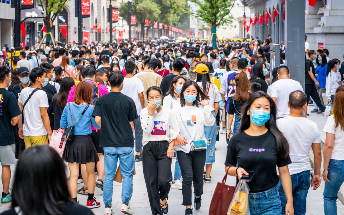 綱要提出的具體政策包括在學校普及性疾病知識、增加男女兩性性道德與健康知識,倡導共擔避孕責任、加強產後和流產後避孕節育服務,提高服務可及性,預防非意願妊娠