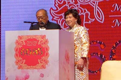 李錦記的李蔡美靈(右)家族是榜上唯一一個百年家族,財富有1200億元。