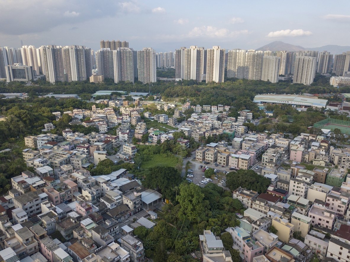 內地經濟活動高度依賴政府政策和規劃,尚且如此;在高度資本主義的香港,如果邊境地區真有如此多的需求,同前海和大灣區有密切往來的本地企業,早應該租下屯元天和上水的商辦大樓才是,「資本不會說謊」。
