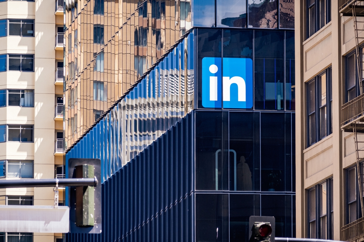LinkedIn於2014年開始進入中國市場,是迄今為止唯一一個能夠在中國境内經營的美國社交平台。