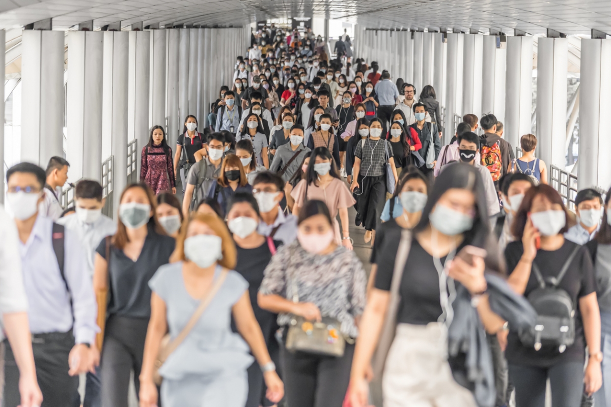 此外,雖然泰國曼谷的疫苗接種率已超過65%,但全國接種率僅為35%,距離70%的目標仍有差距;加之過去數月泰國南部地區疫情再次惡化,當局已預料放寬旅客入境後,泰國的感染人數勢必會增加。