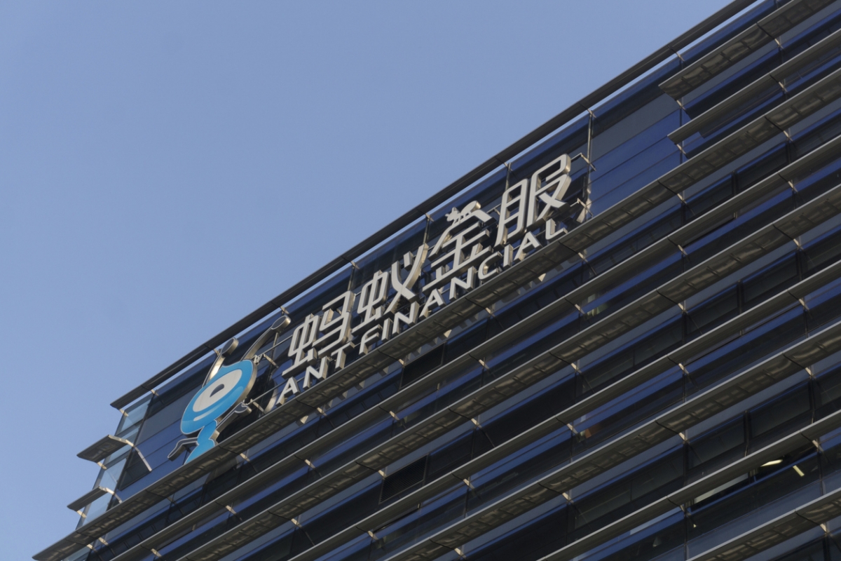有消息人士透露,自從馬雲旗下螞蟻集團去年10月的上市計劃叫停後,市場就傳出他被「禁止出境」,只能在中國境内作有限度活動的消息。