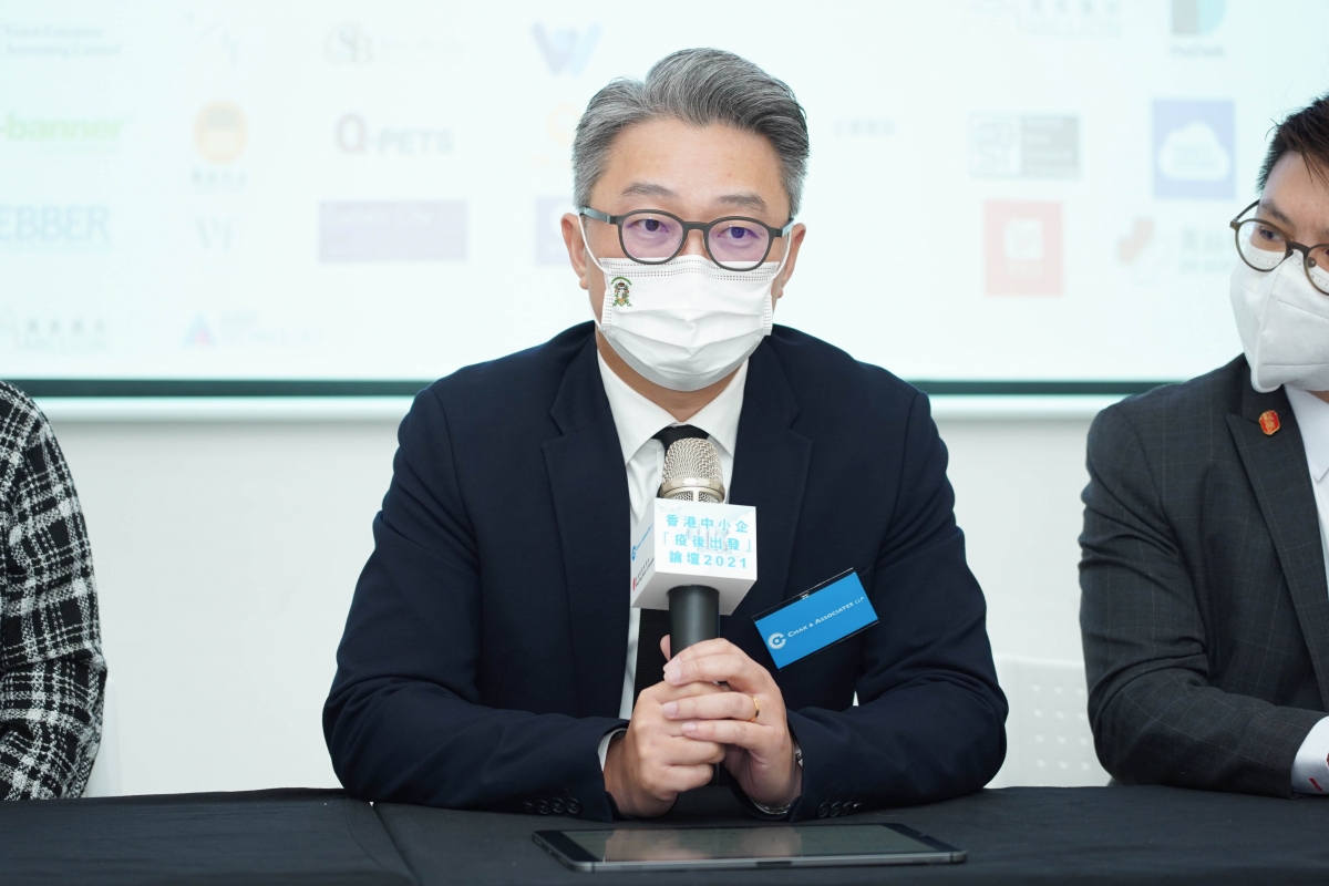 主辦人翟文禮律師為記者招待會致辭