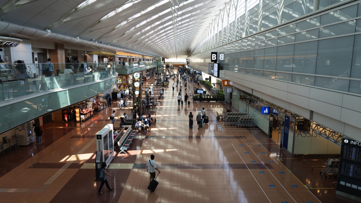 日本於今日起開始接受商務旅客、留學生和技能實習生的入境申請。