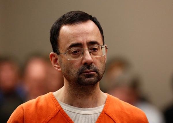 拿薩曾在2017年與2018年因持有兒童色情影音及猥褻女運動員先後被判處多年監禁。