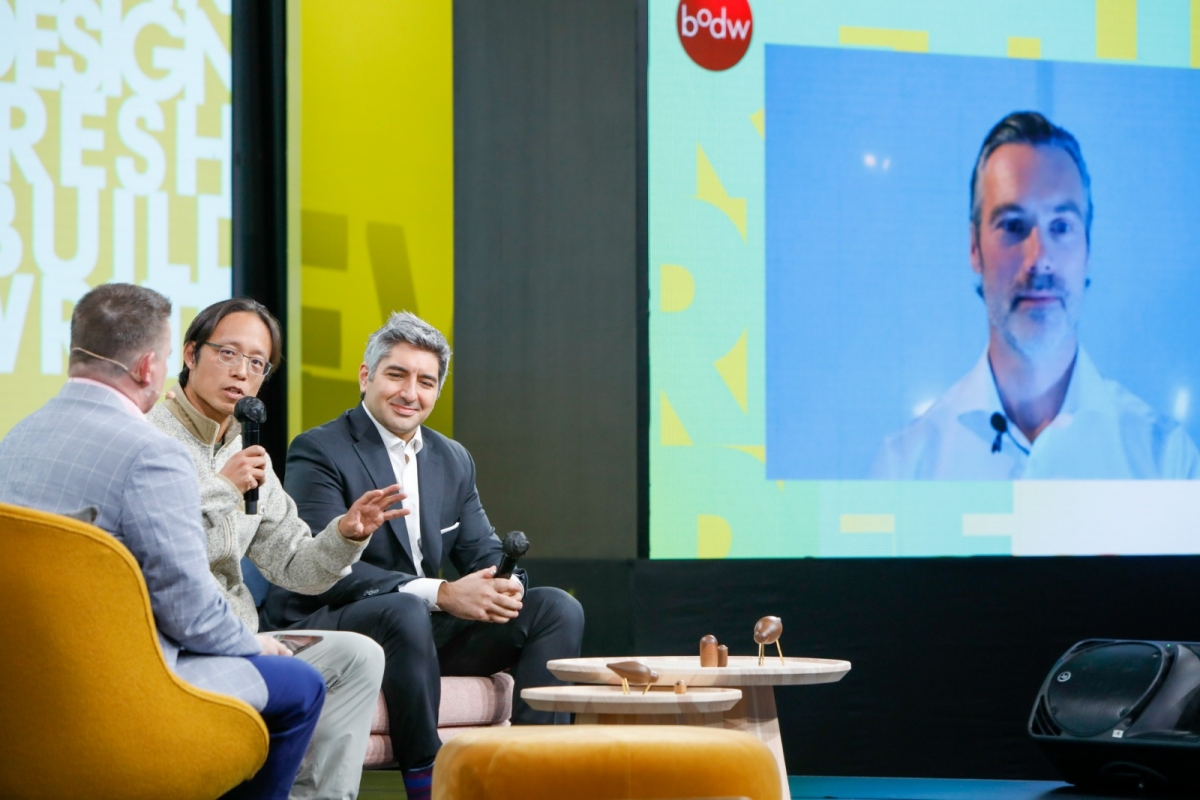 (由左至右)主持人Darren Chuckry(Marketing Society 香港區主席及HK Initiative 管理合夥人,香港)與蕭逸(Animoca Brands 共同創辦人兼主席,香港)、Henri Arslanian(PwC加密貨幣主管兼合夥人及香港大學客座教授,香港)以及 Bernt Johannessen(Epic Games 行業經理,瑞典)一起討論元宇宙的未來發展。