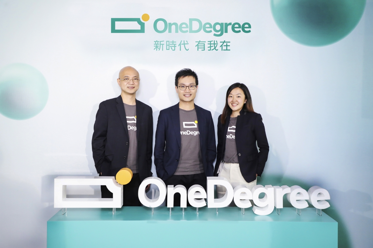 （左起） OneDegree Hong Kong行政總裁李俠恩、OneDegree聯合創辦人郭彥麟及OneDegree Hong Kong首席精算師成帆一同為傳媒介紹品牌首個危疾保險「無限護身保」。