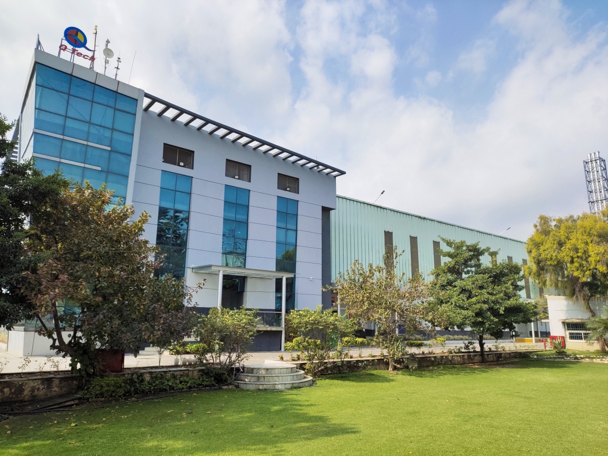 丘鈦科技(1478,市值120億元),業績更勝高偉,但現價10.16元,較10月初跌10%。